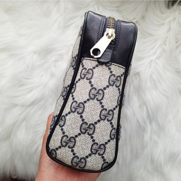 Authentic Vintage Gucci Clutch - Picture 4 of 9